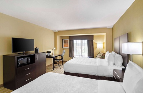 Thornburg Hotel | Top-Rated Best Western Plus Thornburg Inn & Suites Stay