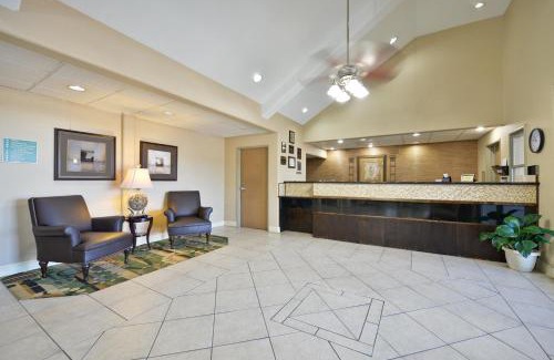 Tulsa Hotel | Comfortable Best Western PLUS Tulsa Inn & Suites Awaits You