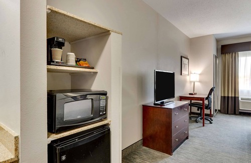 Wichita Falls Hotel | Convenient Stay at Best Western Plus University Inn & Suites