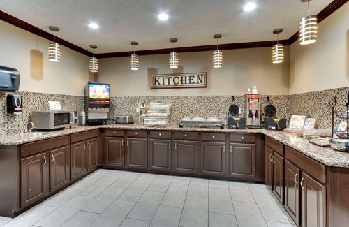Wichita Falls Hotel | Convenient Stay at Best Western Plus University Inn & Suites