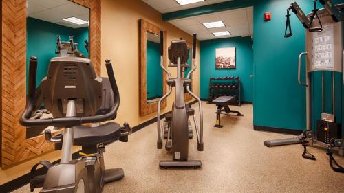 Olean Hotel | Guest-Favorite Best Western Plus University Inn with Pool