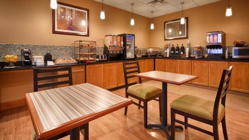 Olean Hotel | Guest-Favorite Best Western Plus University Inn with Pool