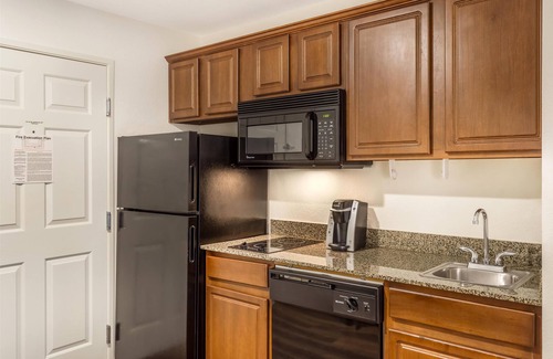 Valdosta Hotel | Top-Rated Best Western Plus Valdosta Hotel & Suites Escape