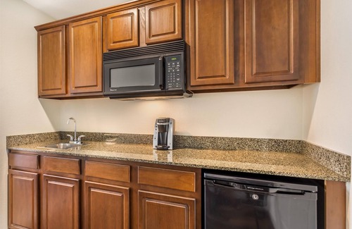 Valdosta Hotel | Top-Rated Best Western Plus Valdosta Hotel & Suites Escape