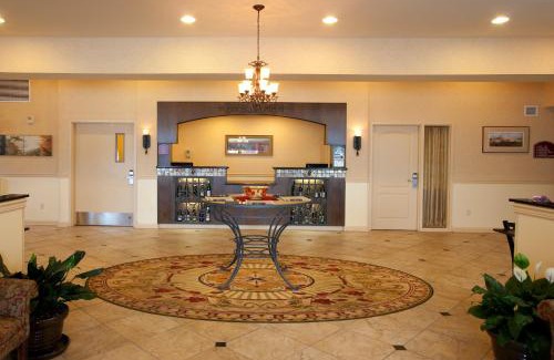 Penn Yan Hotel | Pet-Friendly Stay at Best Western PLUS Vineyard Inn