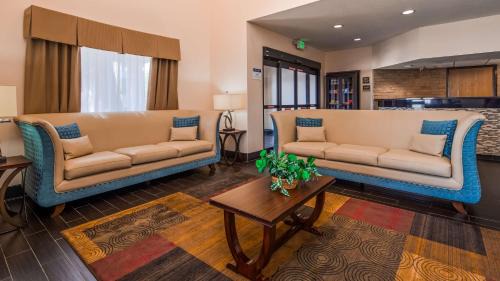 Wendover Hotel | Pet-Friendly Comfort at Best Western Plus - Wendover Inn