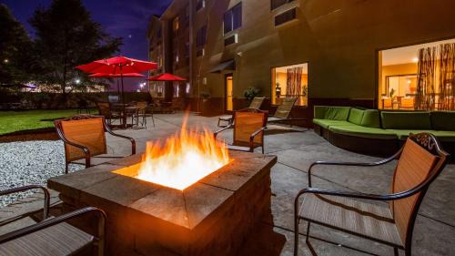 Harrison Hotel | Pet-Friendly Getaway at Best Western Plus Whitewater Inn
