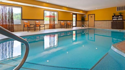 Harrison Hotel | Pet-Friendly Getaway at Best Western Plus Whitewater Inn