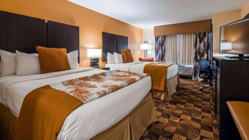 Harrison Hotel | Pet-Friendly Getaway at Best Western Plus Whitewater Inn