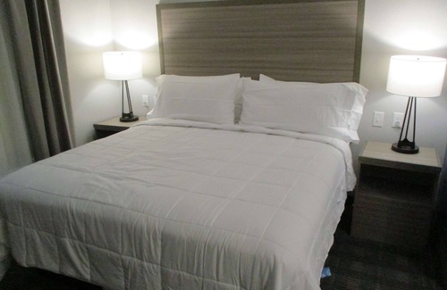 Wills Point Hotel | Discover Best Western Plus Wills Point with Pool & Breakfast
