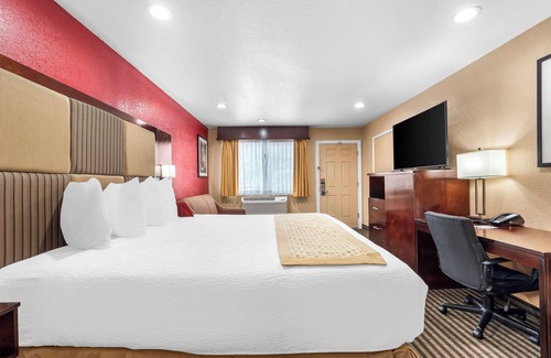 Mariposa Hotel | Inviting Best Western Plus Yosemite Way Station Motel Stay