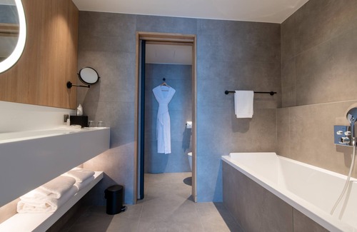 Centre Erlon Hotel | Premier Comfort at Best Western Hôtel de la Paix, 4-Star Stay