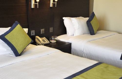Al Khuwair Hotel | Welcoming Best Western Premier Muscat with Pool & Spa
