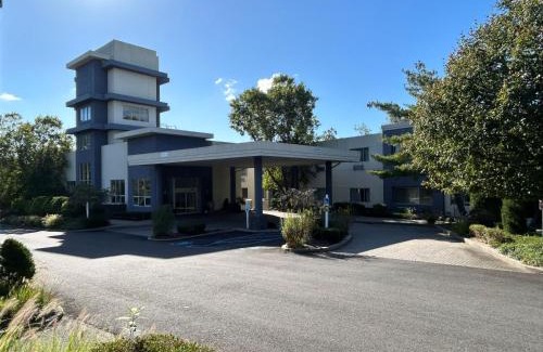 Plainview Hotel | Cozy Four Points by Sheraton Melville Long Island Escape
