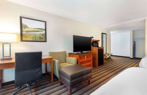 Rockland Hotel | Comfortable Stay at Best Western Rockland with Dining Options