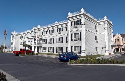 Salinas Hotel | Relax at Best Western Salinas Monterey with Ocean Views