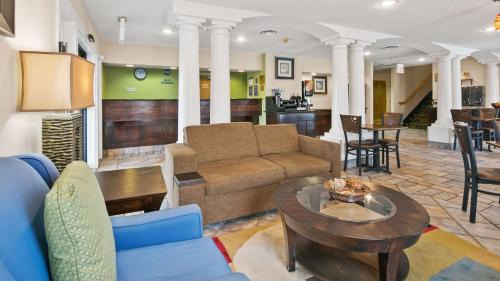 Rio Vista Hotel | Oceanfront Comfort at Best Western San Marcos Hotel