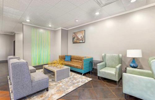 Pooler Hotel | Convenient Stay at Best Western Plus Savannah Airport Inn