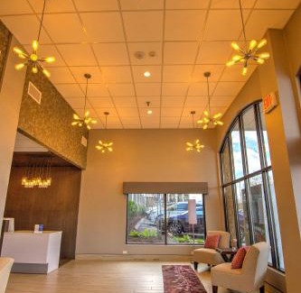 Kodak Hotel | Family-Friendly Getaway at Best Western Sevierville Inn