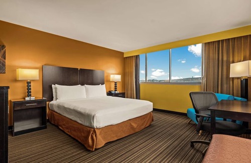 Western Honolulu Hotel | Best Western The Plaza | King Bed with City View | Free Breakfast and Shuttle