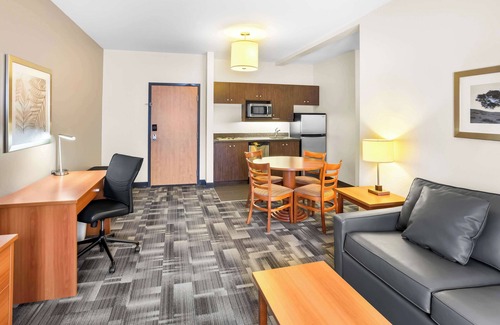 Thompson Hotel | Premier Stay at Best Western Thompson Hotel & Suites