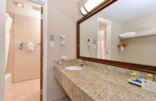 University Park Hotel | Pet-Friendly Best Western University Inn with Ocean Views