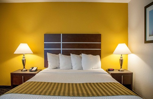 Raisin Hotel | Comfortable Stay at Best Western Village Inn with Pool