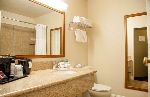 Raisin Hotel | Comfortable Stay at Best Western Village Inn with Pool
