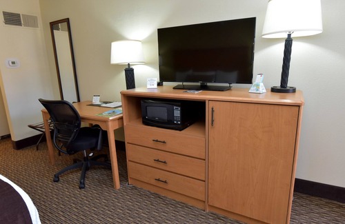Winchester Hotel | Delightful Stay at Best Western Winchester Hotel with Pool