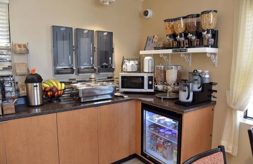 Winchester Hotel | Delightful Stay at Best Western Winchester Hotel with Pool