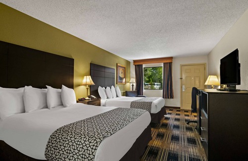 Fayetteville Hotel | Budget-Friendly Getaway at Best Western Windsor Suites