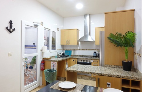 El Cabanyal Apartment | Oceanfront XL Valencia Beach Flat in Historic Area