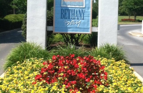 Ocean View Condo | Unwind at Bethany Bay: Pet-Friendly Oceanfront Retreat
