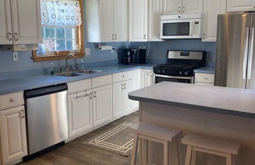 Cedar Neck House | Family and Pet-Friendly Hotel Near Bethany Beach & Marinas