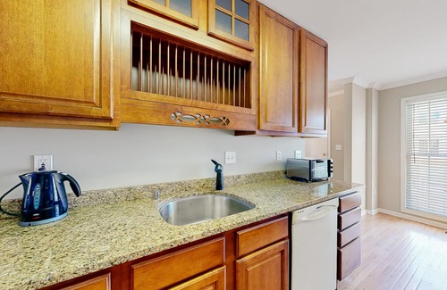 Ocean View Condo | Relaxing Bethany Marina Condo with Pool & Water Views