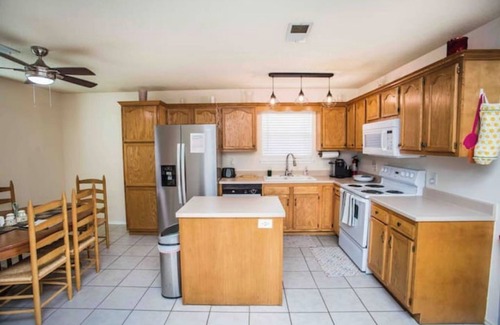 Lubbock House | Unforgettable Bethel Nest with BBQ, Jet Tub & Walk-in Shower