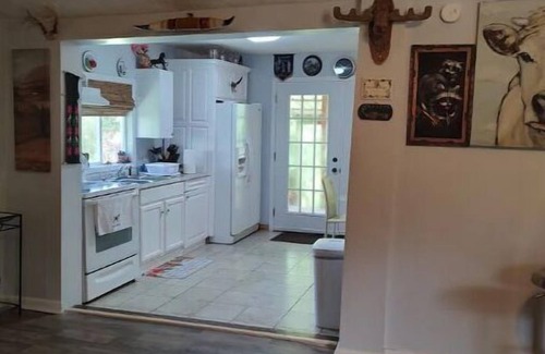 Chewalla Cabin | Inviting Bethel Springs Country Cottage - Pet & Child Friendly