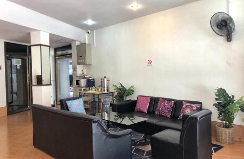 Betong House | Budget-Friendly Betong Hill Hotel with Breakfast & Access
