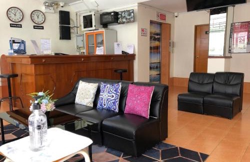Betong House | Budget-Friendly Betong Hill Hotel with Breakfast & Access