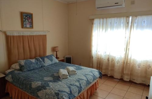 Gariepdam House | Convenient Bets Guesthouse: Pet and Child Friendly Stay