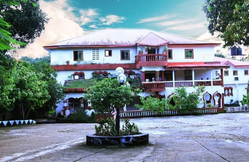 Ikom Hotel | Discover Betteh Hotel and Resort with Pool & Family Fun