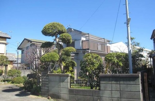 Hojo House | Discover Bettei Tateyama: Family-Friendly with Breakfast