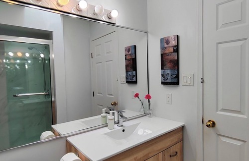 Richmond House | Cozy Stay at Better Bed House: Breakfast & Kitchen Included
