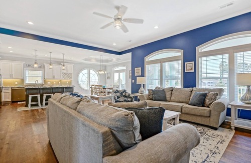 Sunset Beach House | Guest Rated 10/10: Better Boat - Sunset Properties with Ocean Views