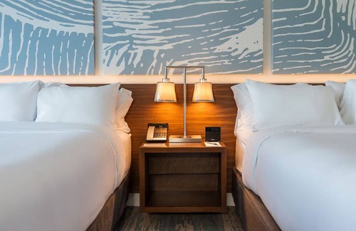 Central Beach Hotel | Unforgettable Getaway: Oceanfront Units with Infinity Pools!