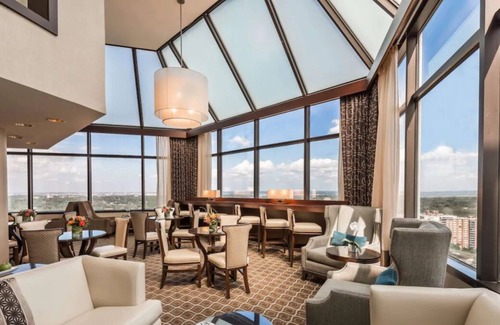 Alexandria West House | Better Choice for your Vacation! 2 Comfortable Units, Pool, Pet-friendly, Bar