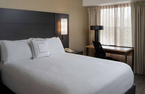 Fairfax Hotel | Ideal Retreat: 3 Modern Units Near Stringfellow Park