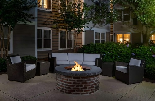 Fairfax Hotel | Ideal Retreat: 3 Modern Units Near Stringfellow Park