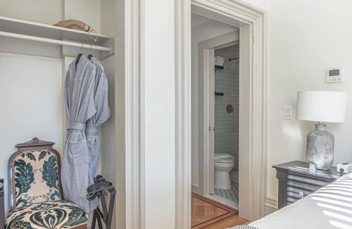 Kingston Hotel | Ideal Getaway Near Kingston-Ulster Airport with Free Parking