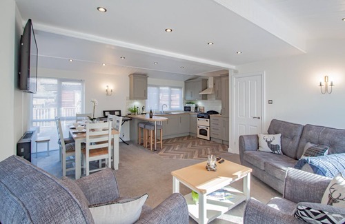 Troutbeck Bridge Cabin | Getaway at Betteridge View Lodge - Family-Friendly Retreat